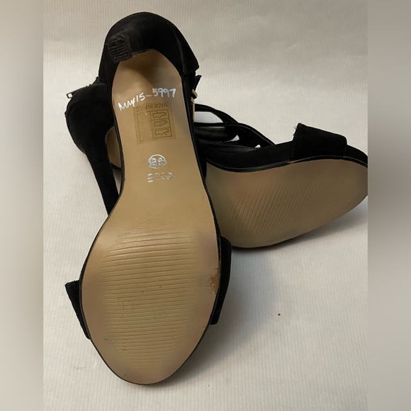 exē Black Suede Platform Heel with Buckle Detail, Size 39/Women’s 8.5 - Picture 9 of 11